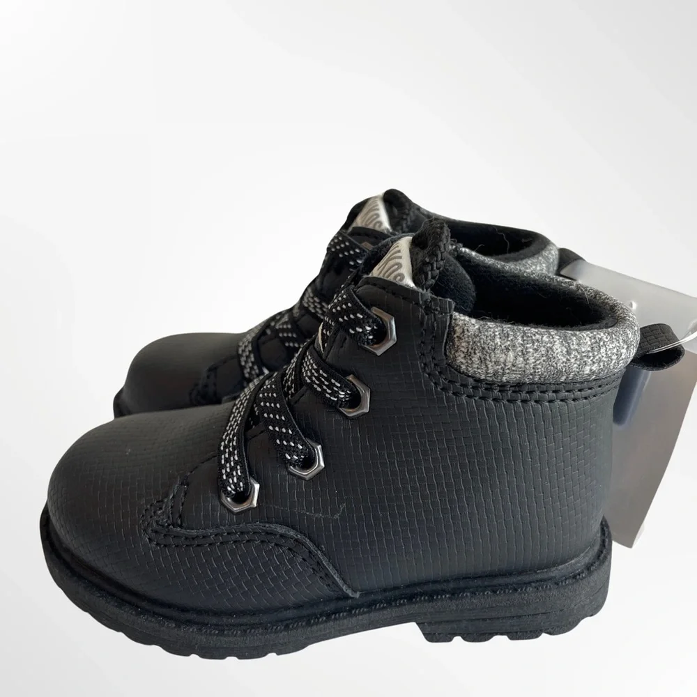 NWT Osh Kosh Toddler Boys Ramon Boots